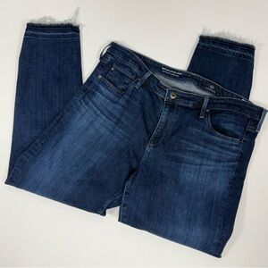 Mid Rise Stevie Capri AG Adriano Goldschmied Dark Wash Raw Hem Denim Size 32
